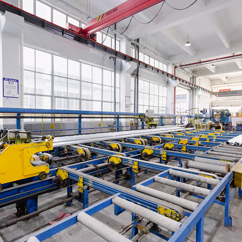 Extrusiewerkplaats - 1450T persmachine